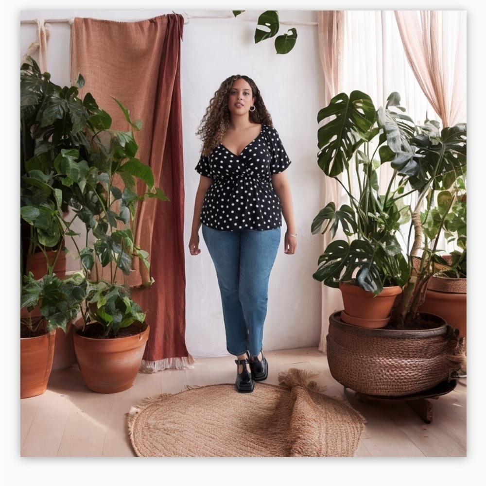 DC Curvy Fit Straight Leg Jean-Blue NWT-Sz 26 😍 - Picture 2 of 16
